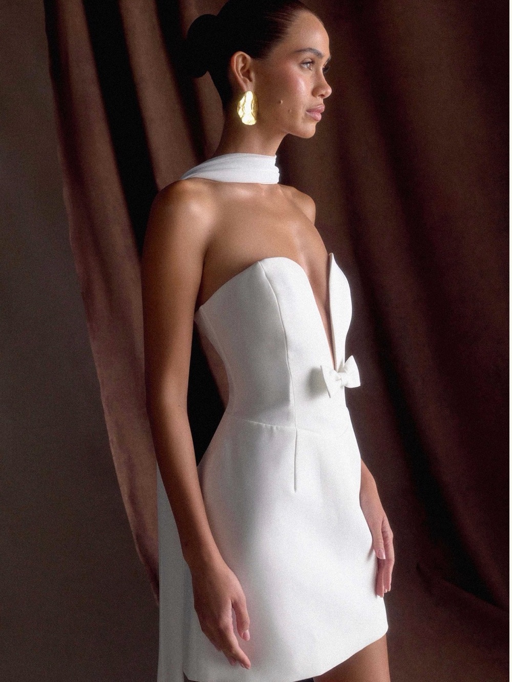 MESHKI Strapless White Mini Dress with Bow Detail and Scarf
